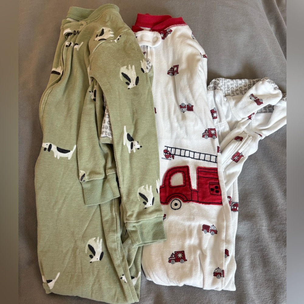 3T Boys Footed Pajamas GUC Green with dogs and white with fire trucks